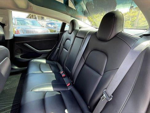 Used 2021 Tesla Model 3 Standard Range Plus image 15