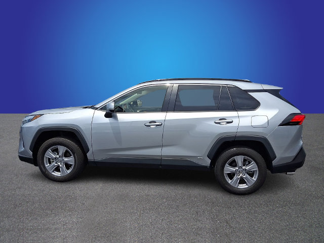 Used 2025 Toyota RAV4 XLE AWD/4WD image 7