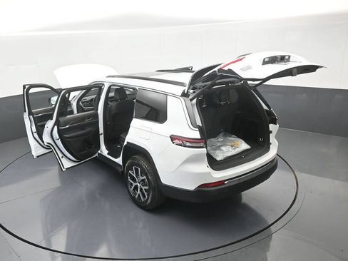 Used 2025 Jeep Grand Cherokee L Limited RWD image 63