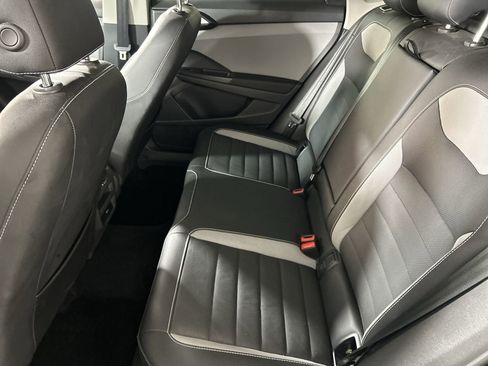 Used 2022 Volkswagen Taos SEL image 24