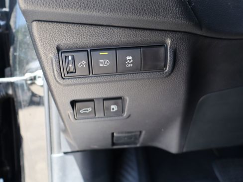 Used 2025 Toyota Corolla Cross AWD Hybrid w/ Convenience Package image 14