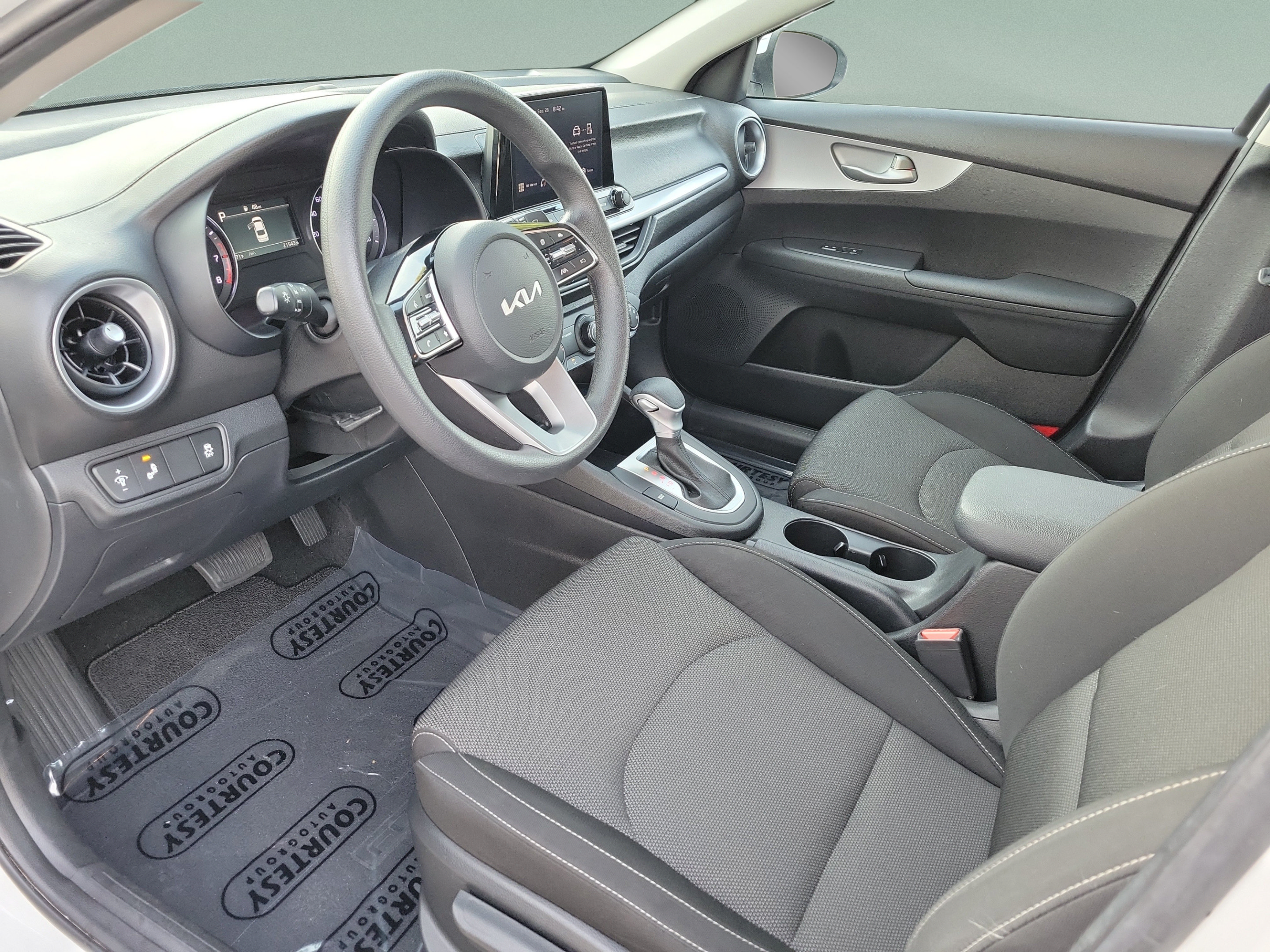 Used 2024 Kia Forte LXS w/ LXS Technology Package FWD image 14