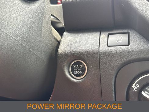 Used 2025 Nissan Frontier PRO-4X AWD/4WD image 11