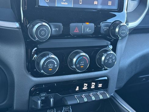 New 2026 RAM 1500 4x4 Crew Cab image 18