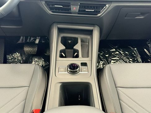 New 2026 Volkswagen Tiguan SE AWD/4WD image 26