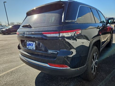 Used 2024 Jeep Grand Cherokee Limited w/ Luxury Tech Group II image 8