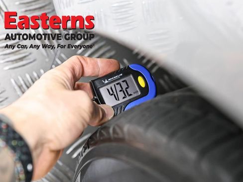 Used 2022 Toyota Corolla LE FWD image 28