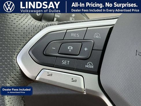 Used 2025 Volkswagen Tiguan SE R-Line AWD/4WD image 22