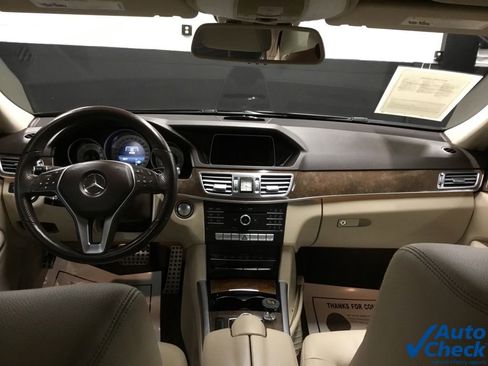 Used 2016 Mercedes-Benz E 350 4MATIC Sedan image 25