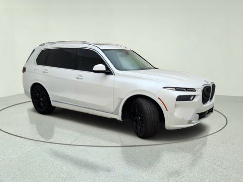 Used 2023 BMW X7 xDrive40i AWD/4WD image 5