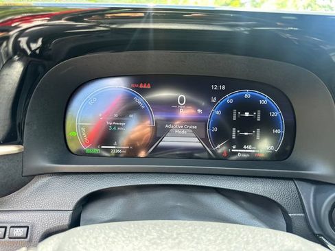 Certified 2025 Toyota Crown Signia AWD/4WD image 35