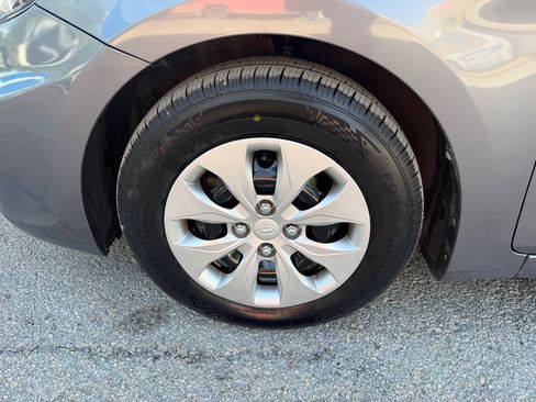 Used 2016 Hyundai Accent SE FWD image 30