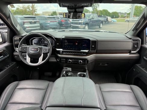 Used 2024 GMC Sierra 1500 Elevation w/ Elevation Premium Package AWD/4WD image 2