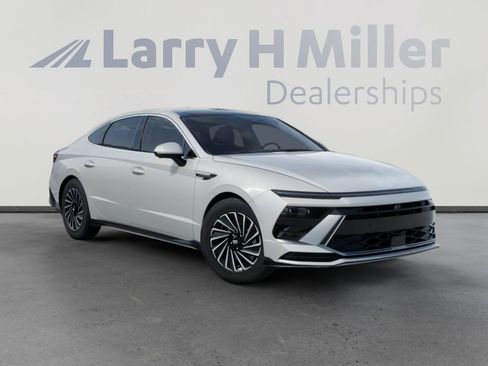 New 2026 Hyundai Sonata Limited FWD image 2