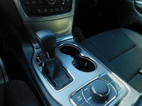 Used 2019 Jeep Grand Cherokee Laredo image 17