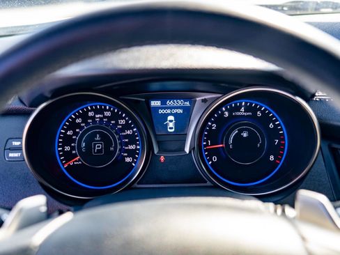 Used 2016 Hyundai Genesis Coupe 3.8 RWD image 15