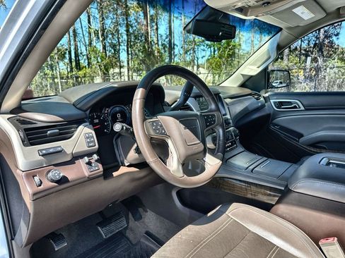 Used 2018 GMC Yukon XL Denali w/ Denali Ultimate Package image 10