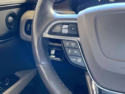 Used 2022 Lincoln Nautilus Reserve image 8