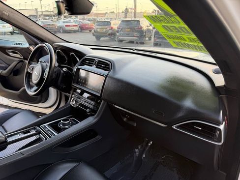 Used 2019 Jaguar F-PACE Premium AWD/4WD image 28