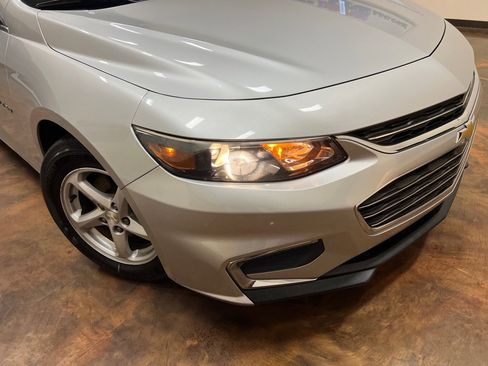 Used 2018 Chevrolet Malibu LS FWD image 36