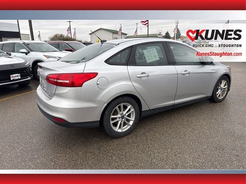 Used 2015 Ford Focus SE image 8