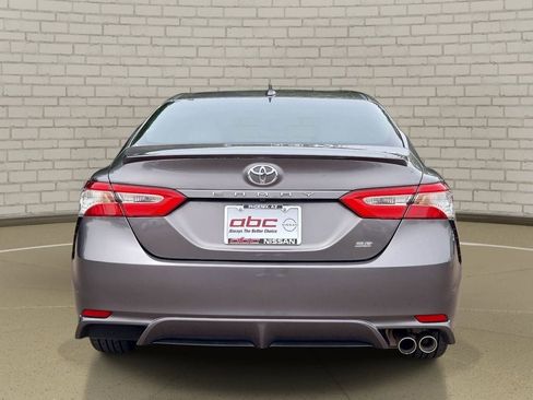 Used 2020 Toyota Camry SE w/ Carpet Mat Package FWD image 6