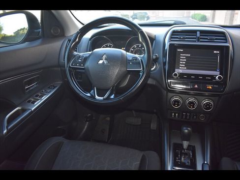 Used 2021 Mitsubishi Outlander Sport SE image 28