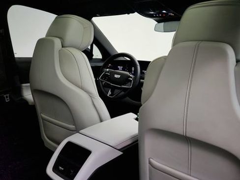 Used 2024 Cadillac Lyriq Sport AWD/4WD image 43