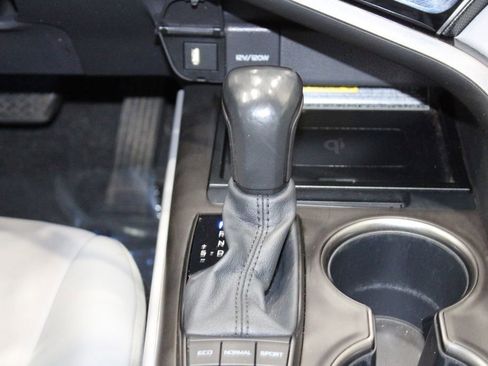 Used 2021 Toyota Camry XSE image 39