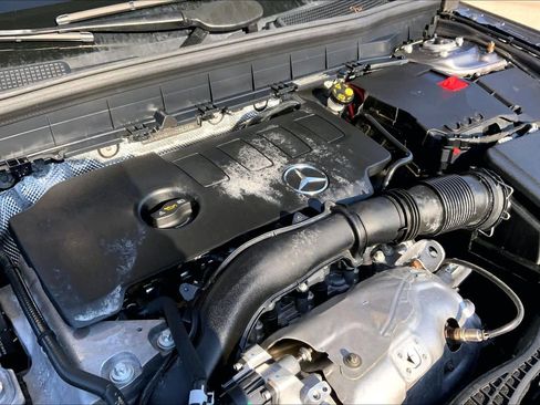 Used 2022 Mercedes-Benz GLB 250 4MATIC image 33