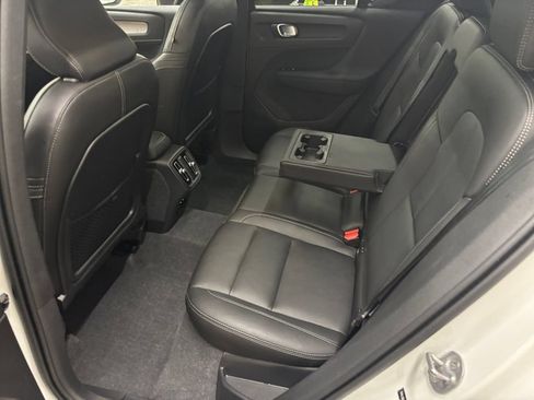 Certified 2024 Volvo XC40 B5 Plus w/ Climate Package AWD/4WD image 14