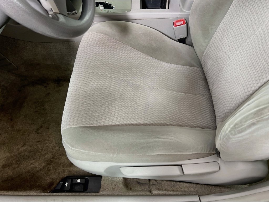Used 2010 Toyota Camry FWD image 18