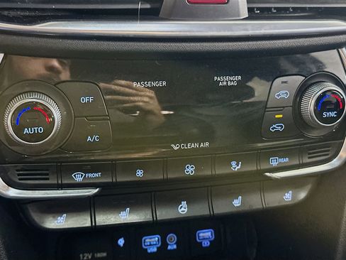 Used 2020 Hyundai Santa Fe Limited image 24