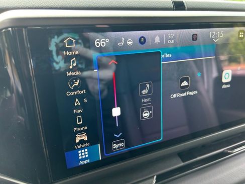 Used 2025 Jeep Gladiator Mojave AWD/4WD image 42