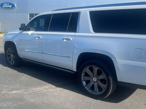 Used 2016 Cadillac Escalade ESV Premium AWD/4WD image 10