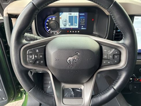 Used 2023 Ford Bronco Wildtrak image 12