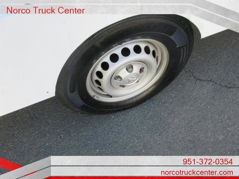 Used 2005 Dodge Sprinter 2500 image 11