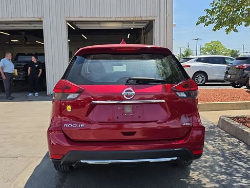 Used 2017 Nissan Rogue S AWD/4WD image 4