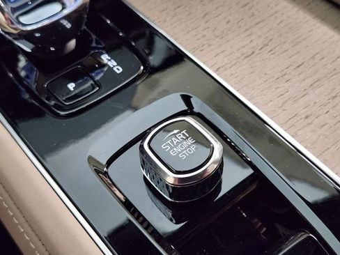 New 2026 Volvo XC90 B6 Plus image 21