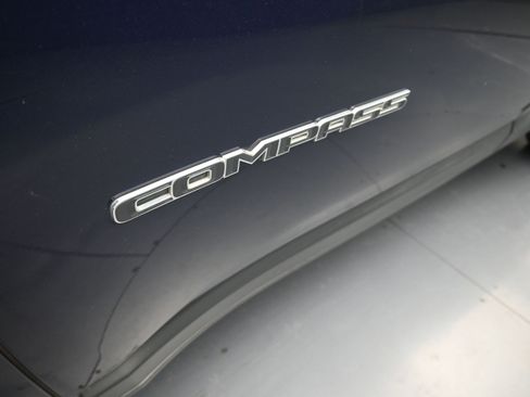 Used 2019 Jeep Compass Limited image 11