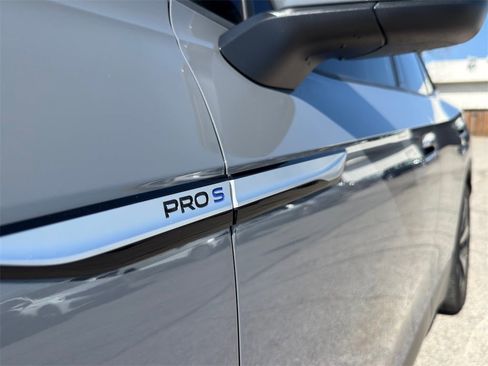 Used 2023 Volkswagen ID.4 Pro S image 3