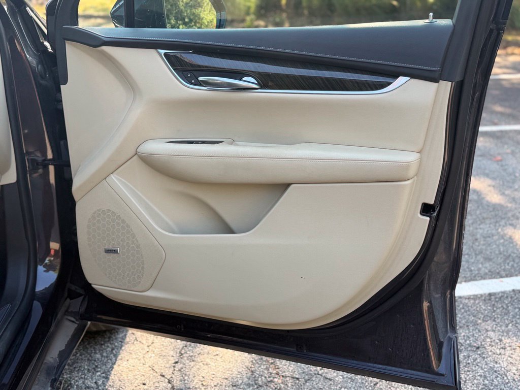 Used 2017 Cadillac XT5 FWD image 14