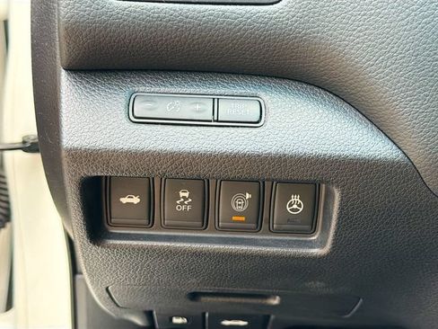 Used 2015 Nissan Altima 3.5 SL FWD image 32