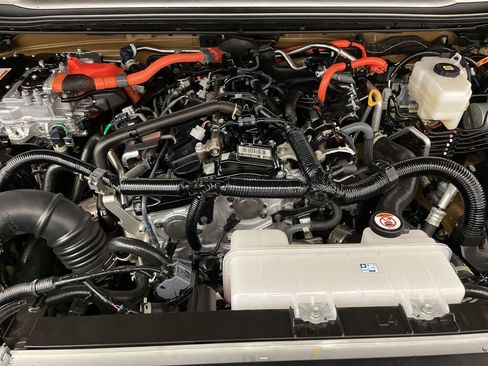 Used 2025 Toyota Land Cruiser w/ Premium Package image 32