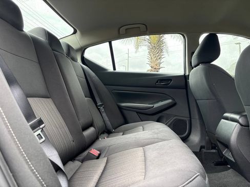 Used 2024 Nissan Altima 2.5 SV FWD image 12
