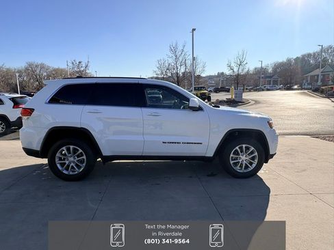 Used 2022 Jeep Grand Cherokee Laredo X image 3