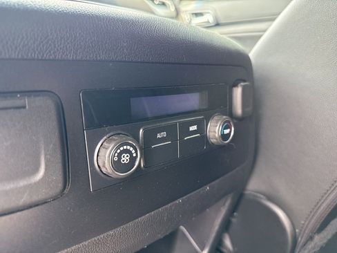 Used 2020 Chevrolet Suburban LT image 19