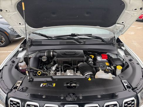 Used 2025 Jeep Compass Limited AWD/4WD image 32