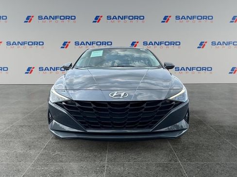 Used 2023 Hyundai Elantra SE w/ Preferred Accessory Package FWD image 8