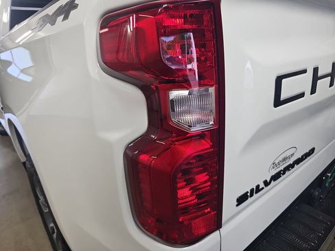 Certified 2024 Chevrolet Silverado 1500 LT AWD/4WD image 39